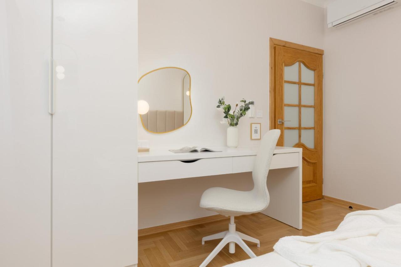Bright Apartment Kasprzaka Warsaw Wola Near Metro Station By Noclegi Renters Exteriör bild