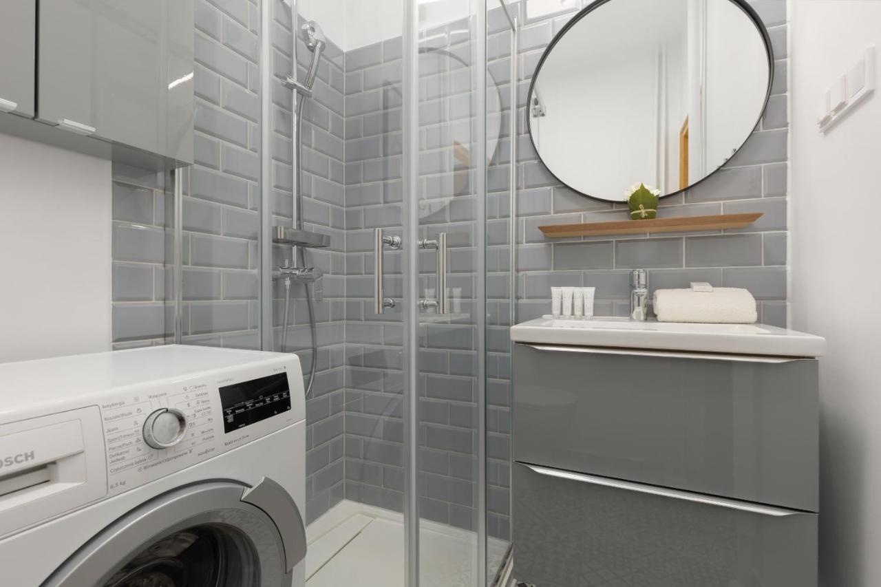 Bright Apartment Kasprzaka Warsaw Wola Near Metro Station By Noclegi Renters Exteriör bild